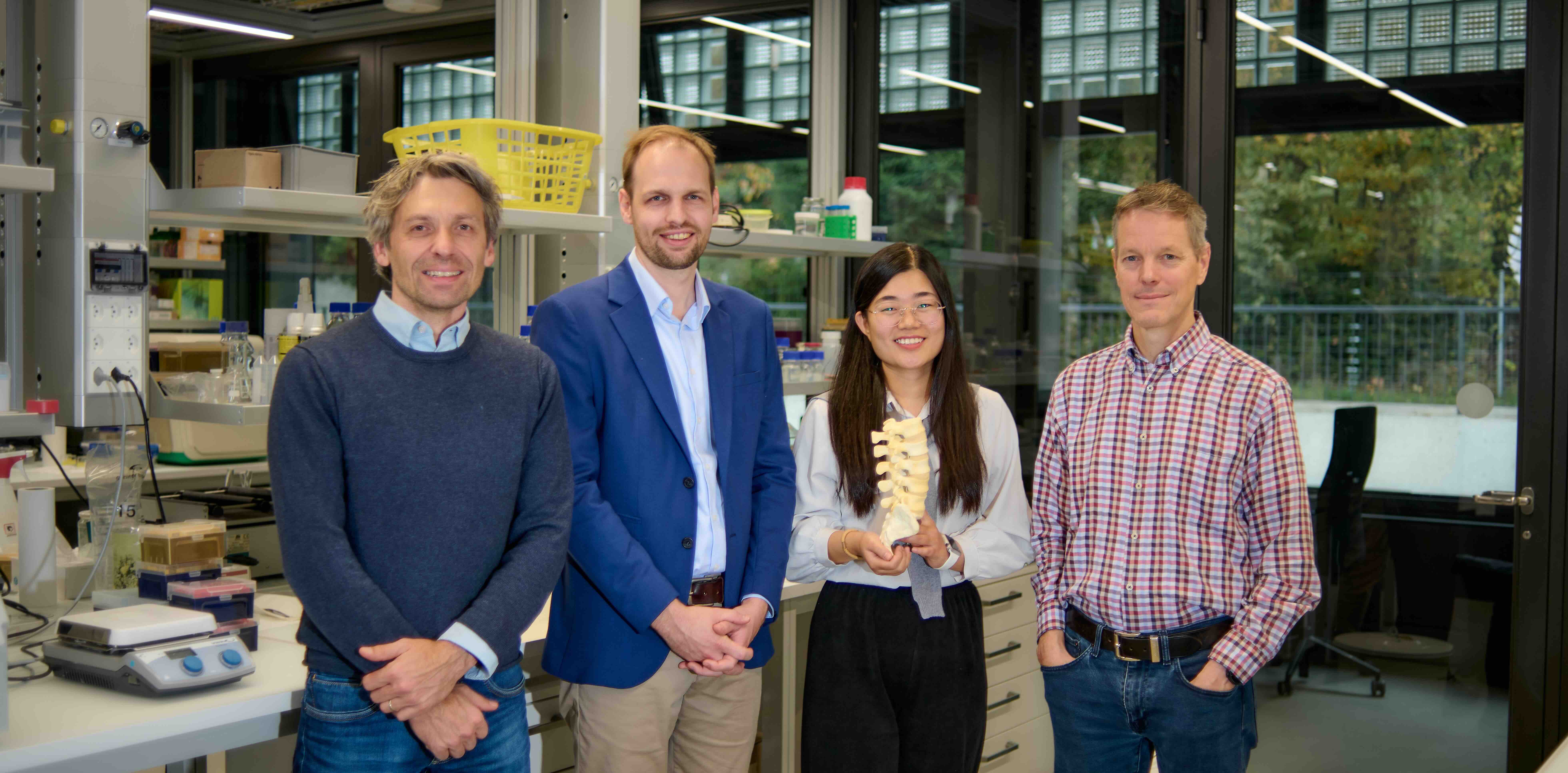 The OptimalPSI team in the lab